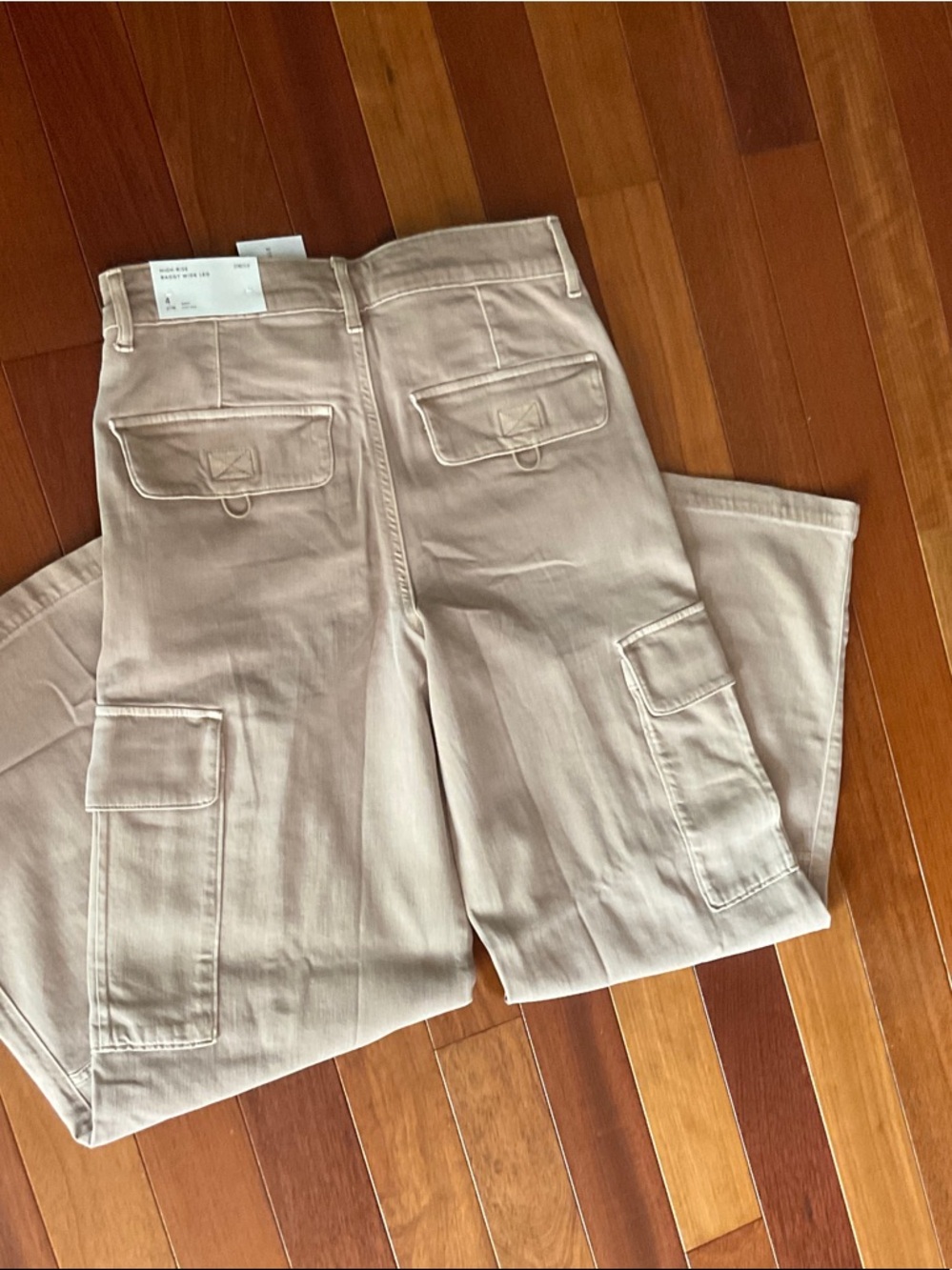 American Eagle Outfitters Light Beige Wide-Leg Cargo Pants - Picture 4 of 4